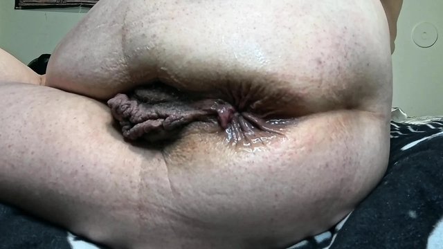 Huge Strawberry Dildo in Thick Ass: Deep Anal Riding & Wet Fun