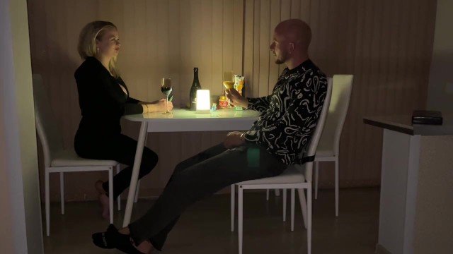 First date: courtship, flowers, gifts... Couldn't stand it and fucked hard deep in her mouth.