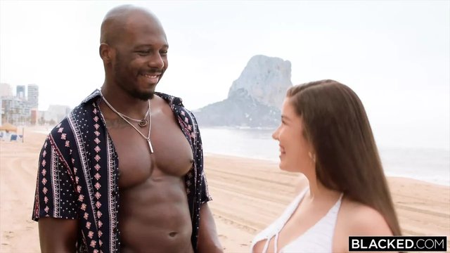 BLACKED Thick Baddie Chloe Lapiedra Ditches Boyfriend For A Real Man's BBC